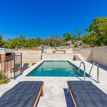 Villa Oasa Малинска Экстерьер фото
