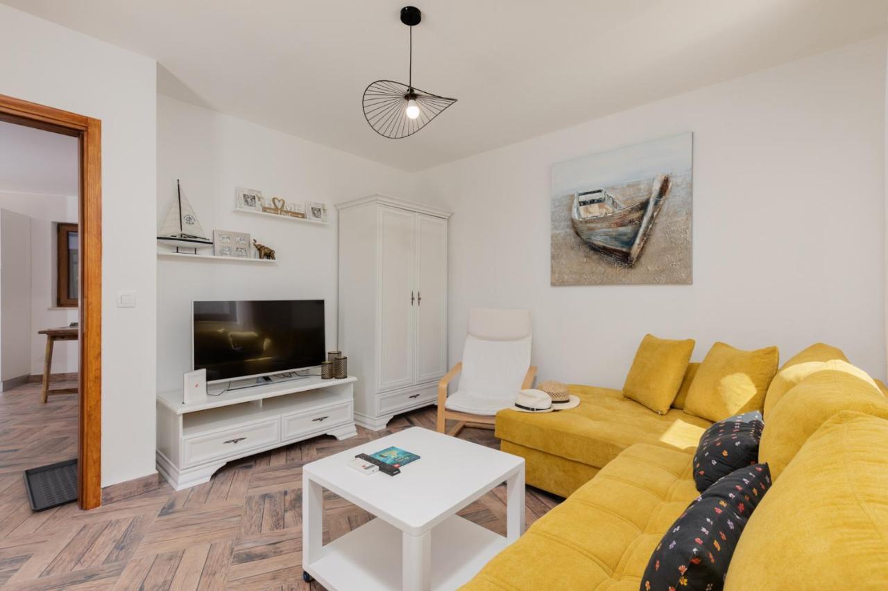 Villa Oasa Малинска Экстерьер фото