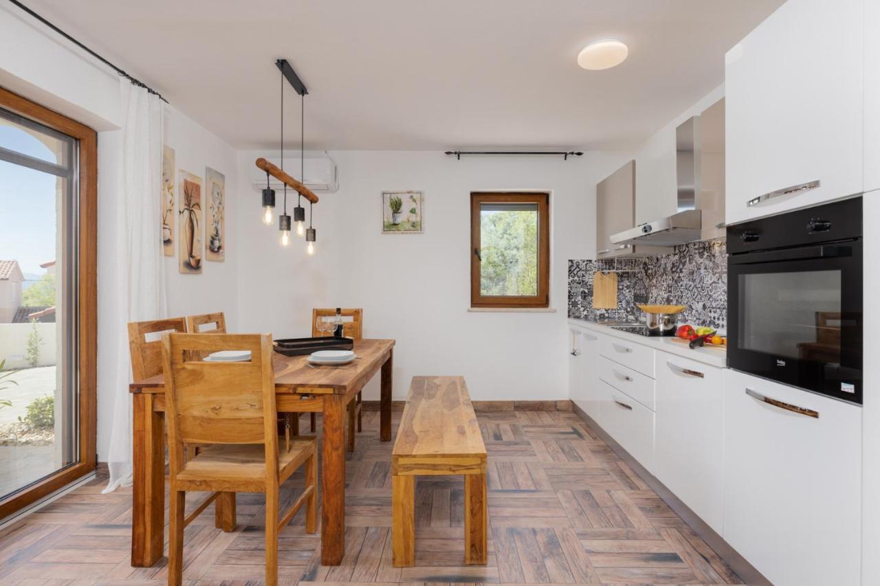 Villa Oasa Малинска Экстерьер фото