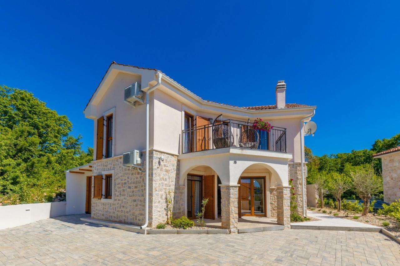 Villa Oasa Малинска Экстерьер фото
