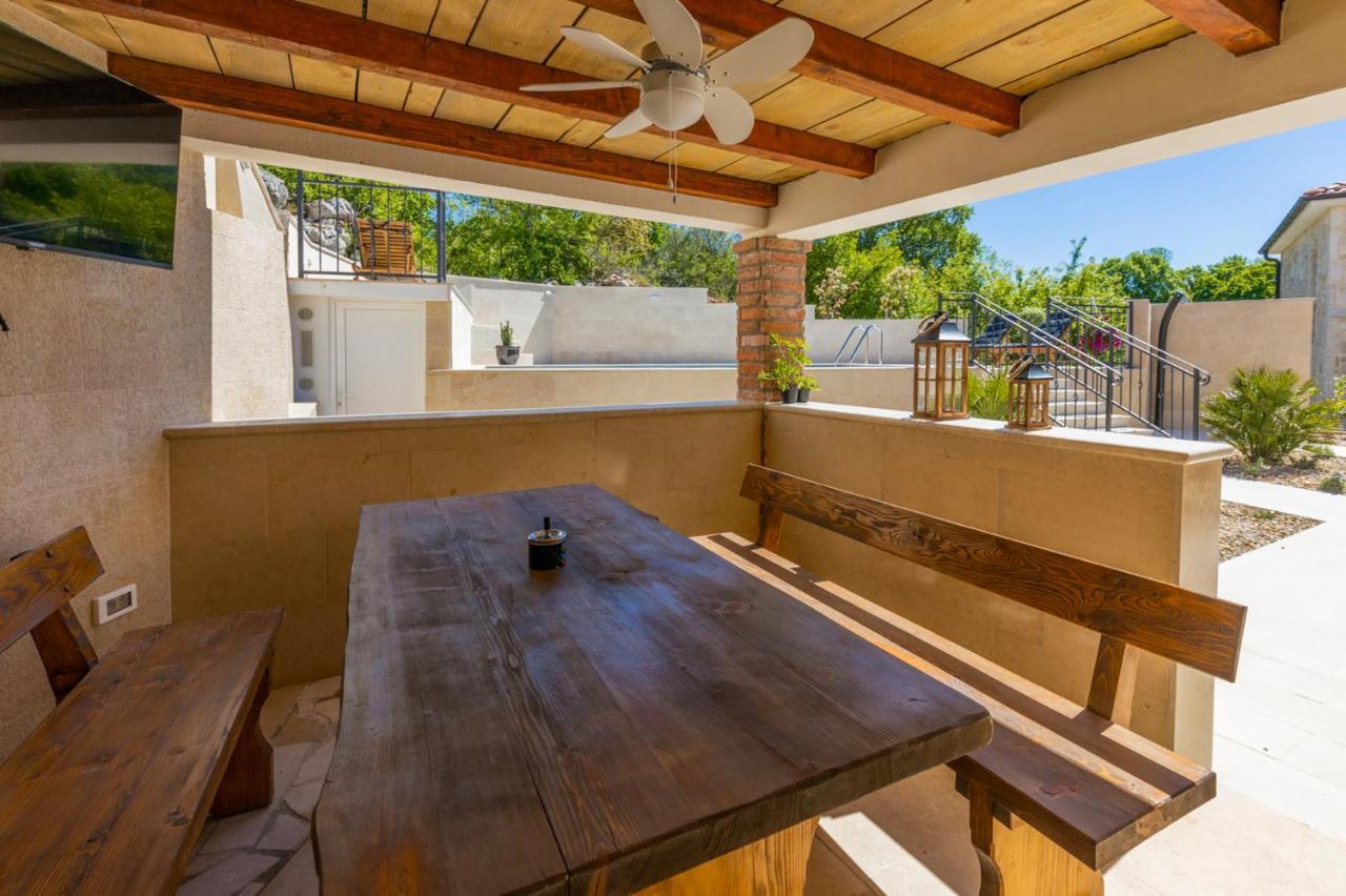 Villa Oasa Малинска Экстерьер фото